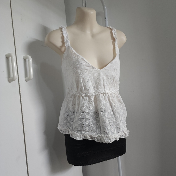 Aus 12 Ally White Crochet Lace Look V Neck Sleeveless Top - Picture 7 of 16